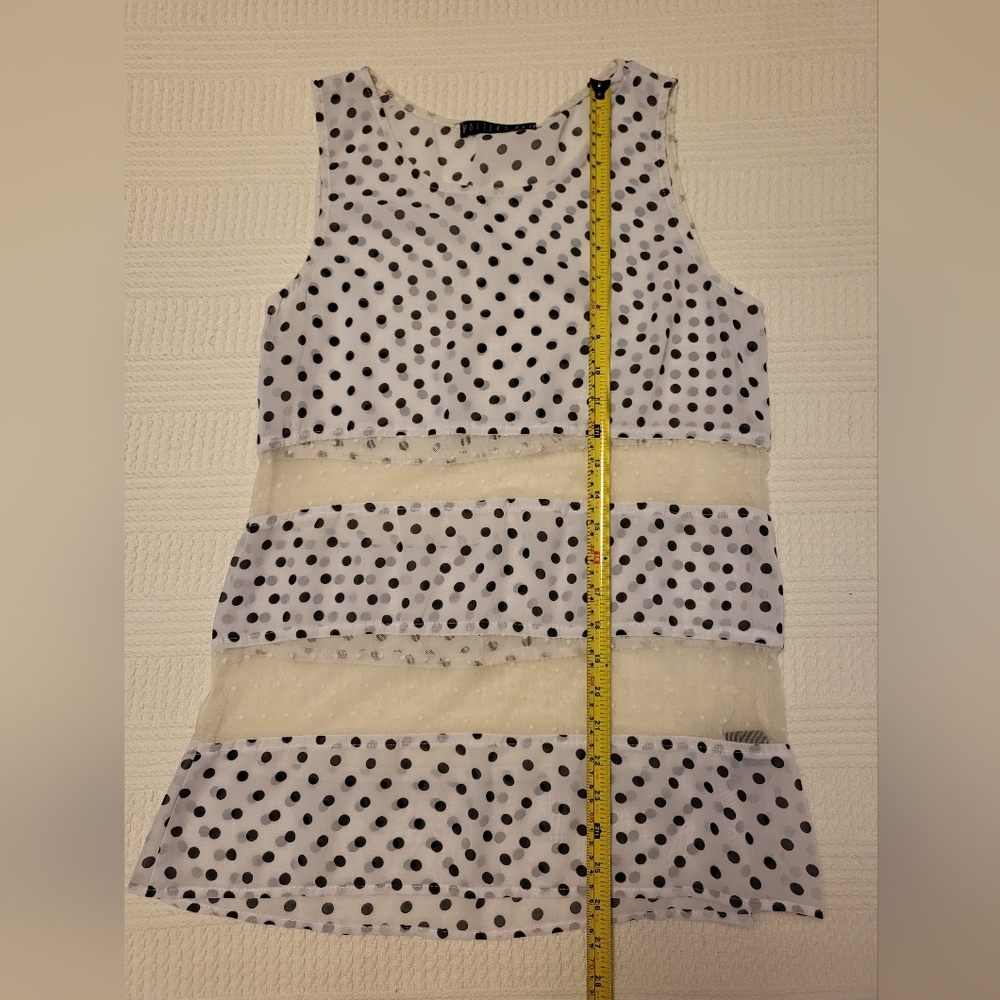 Sleeveless blouse